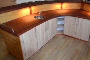 bootstresen_unterschraenke