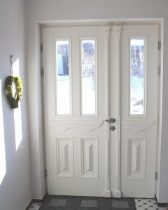 eingangstuer_weiss