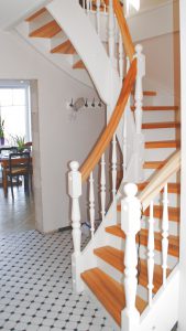 treppe_gewendelt_weiss