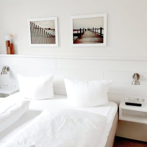 Kopfteil_Bett_Ferienwohnung_q