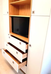 Schrank_Ferienwohnung1_Schubladen