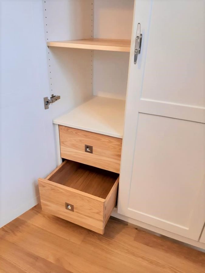 Schrank_Ferienwohnung_schubladen innen